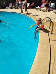 Centro de Estudo de Tavira - Galeria - Divertimento na Piscina