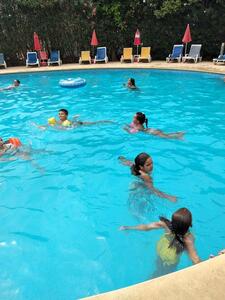 Centro de Estudo de Tavira - Galeria - Divertimento na Piscina
